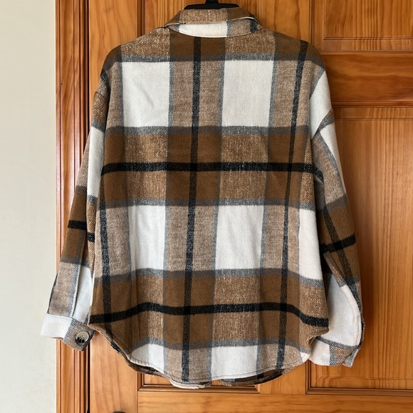 Shacket - Picture 5 of 8